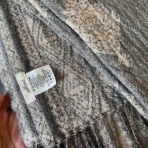 Aritzia blanket scarf